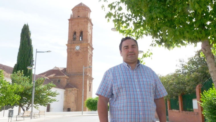 Más de 40.000 kilómetros en seis meses de viajes del alcalde de Cogollos de Guadix